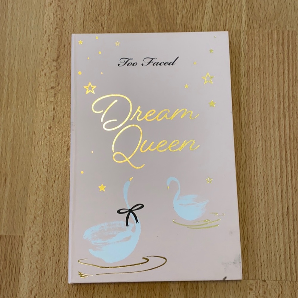 Too Faced limited edition holiday 2018 Dream Queen